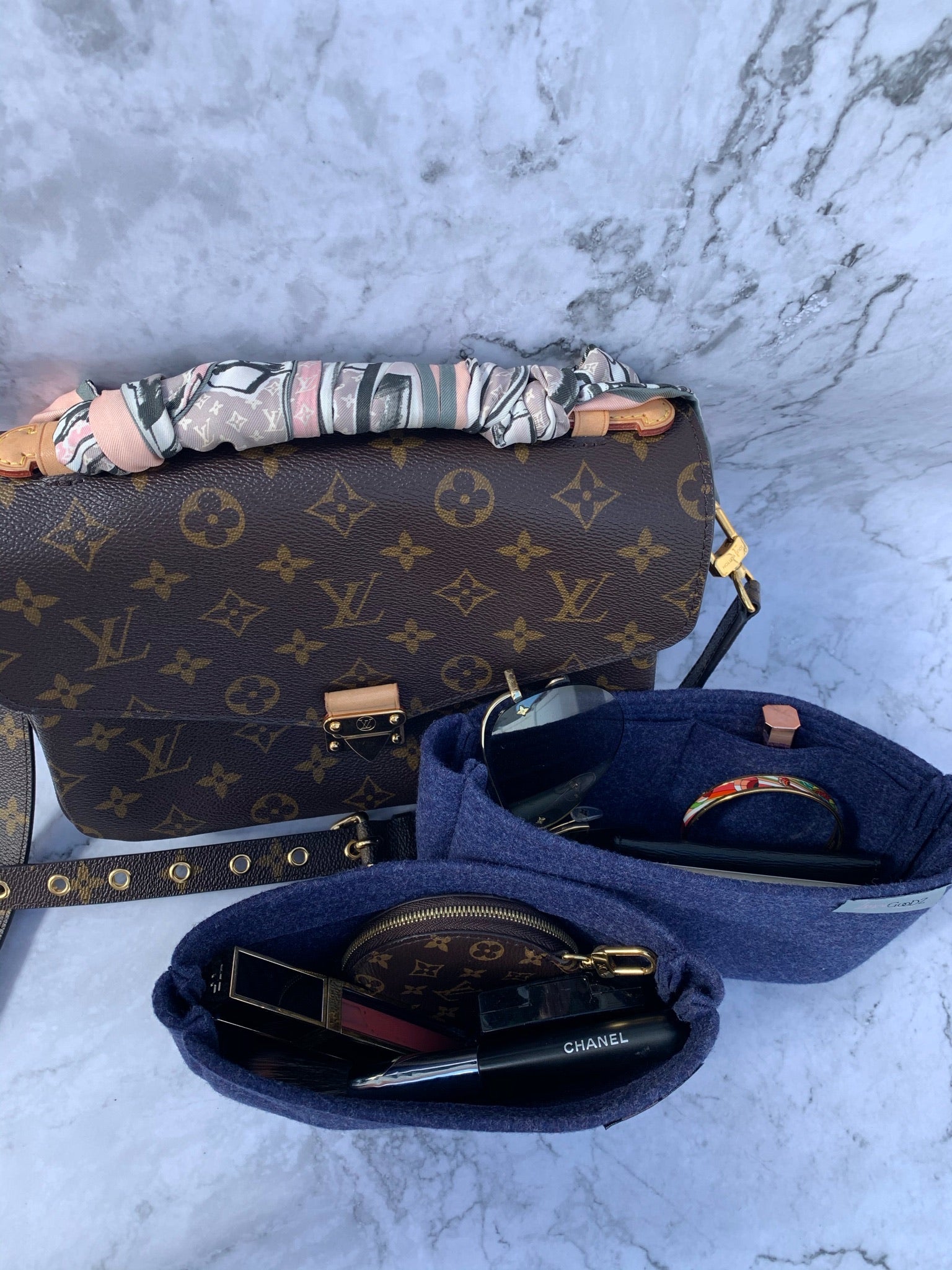 Louis Vuitton Pochette Metis Bag Organizer